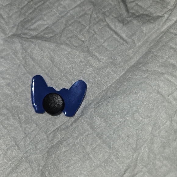 4/$8 Decorative Crocs Charm Shoe Charm - Blue Control Pad Video Game Remote - Picture 2 of 3